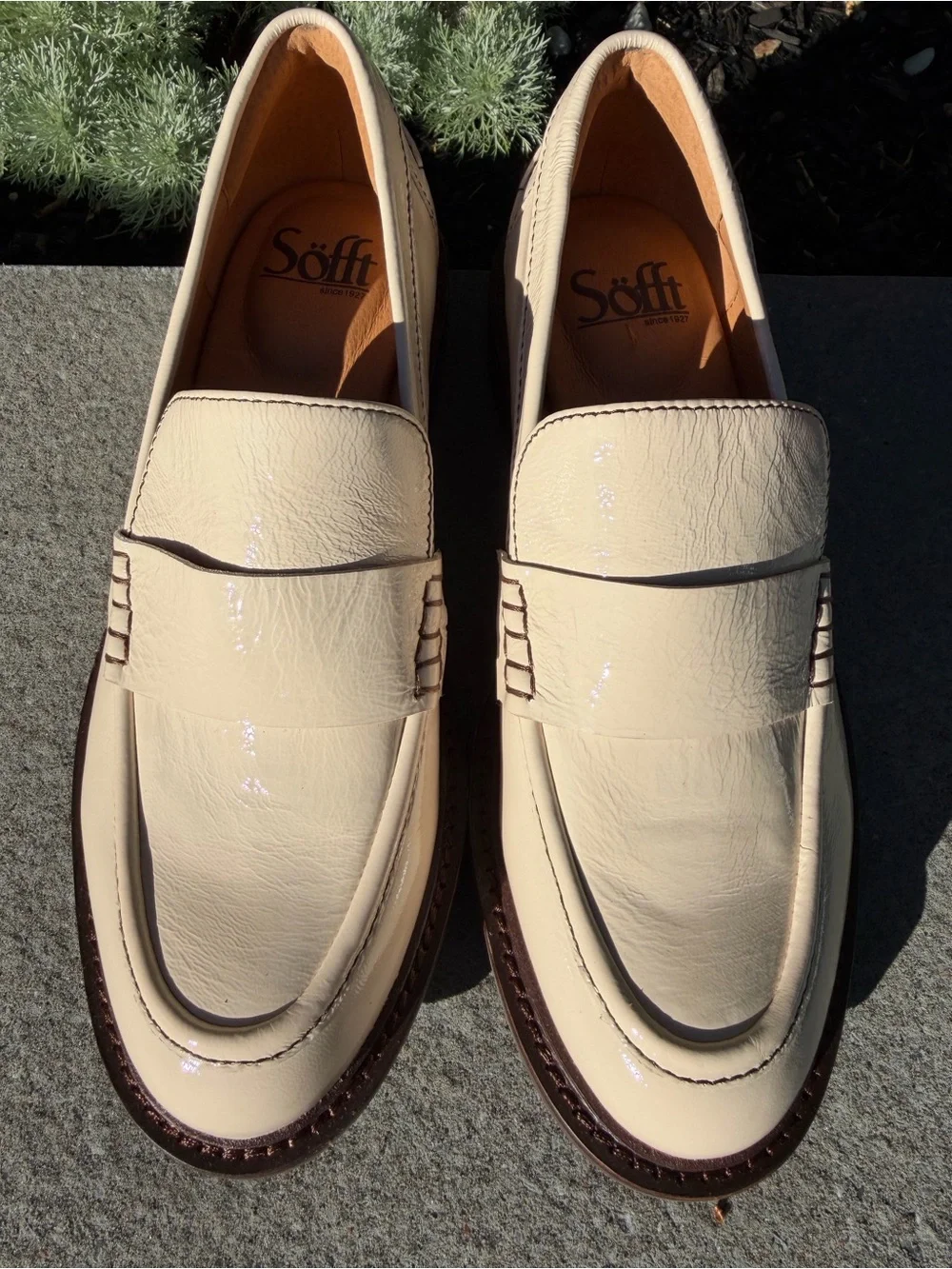 Sofft Beige Patent Leather Penny Loafers size 6M. These shoes were a sample pair